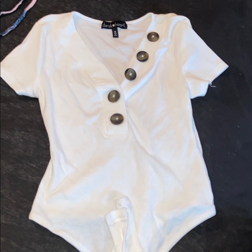 T-shirt low cut onesie